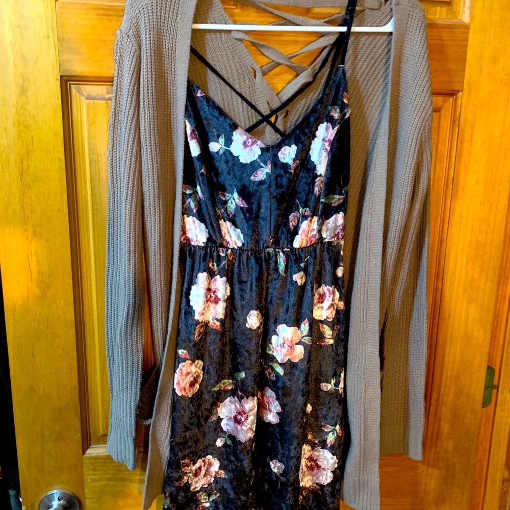 Mini floral and beige cardigan set